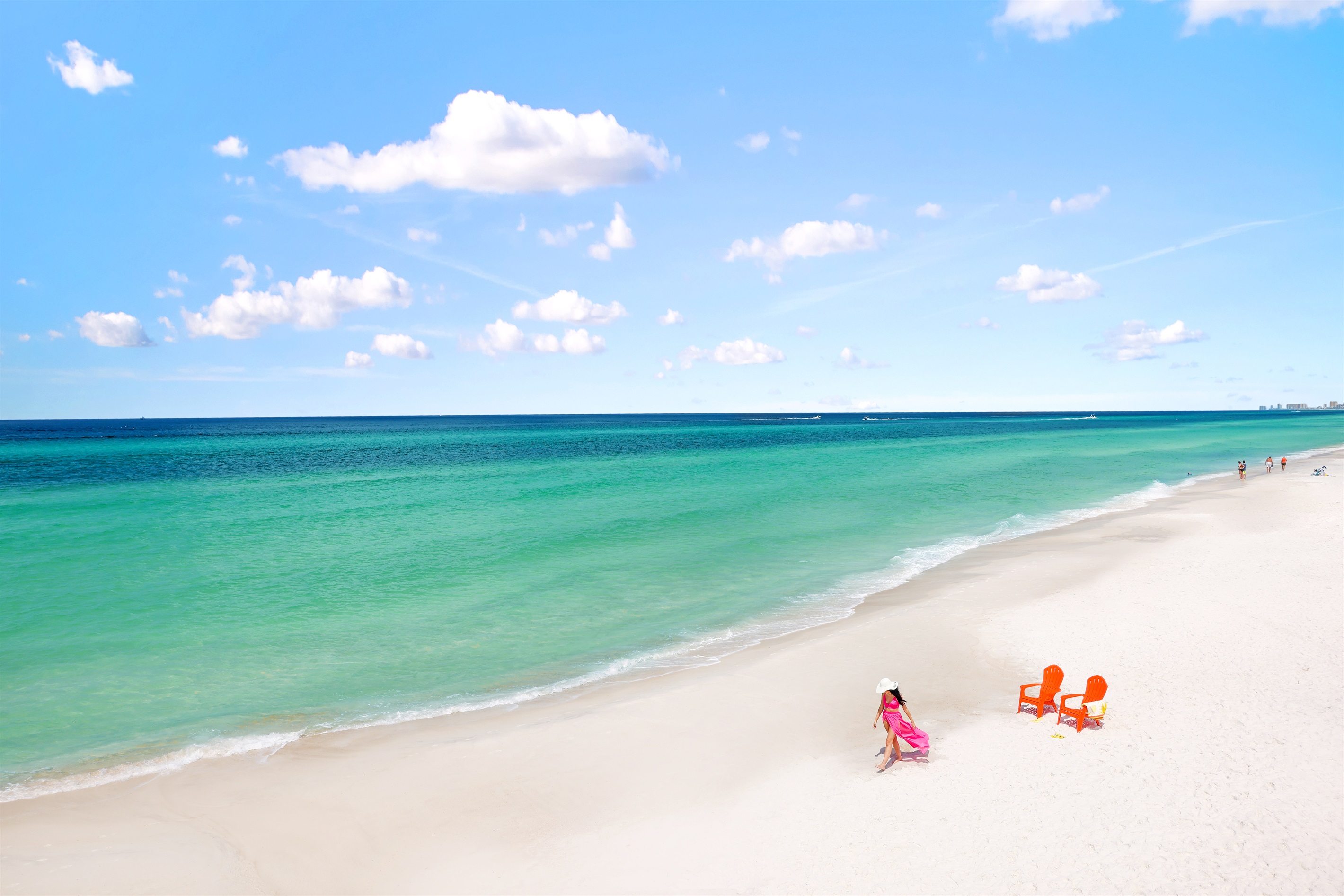 Sugar-white sand and emerald water at St. Andrews State Park—one of Panama City Beach’s most iconic spots. ☀️🌊
