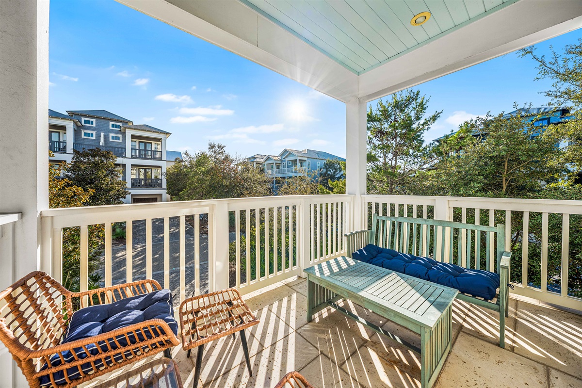 2nd Floor Balcony, Beach Side
