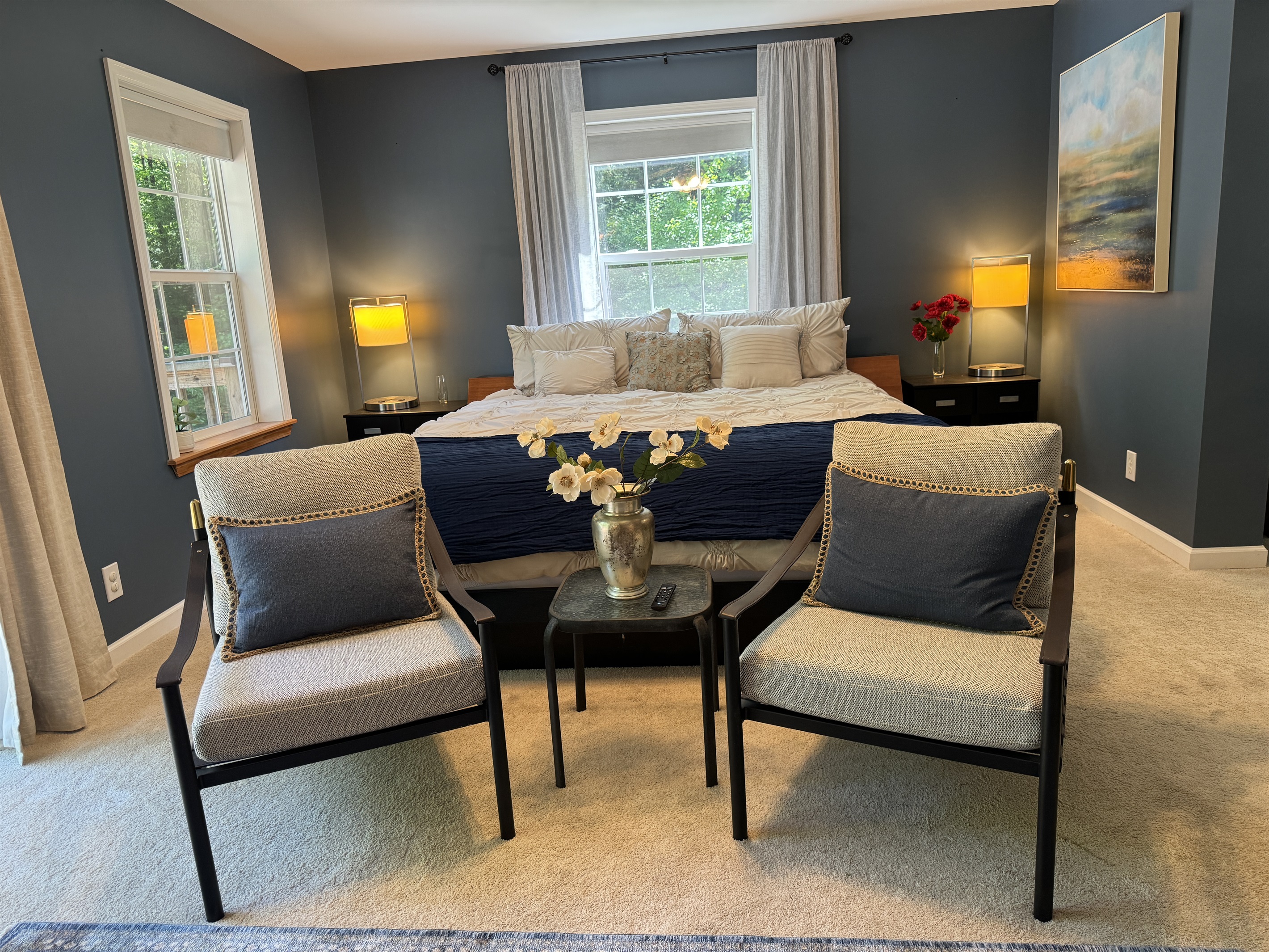 King primary bdrm w/ ensuite bath