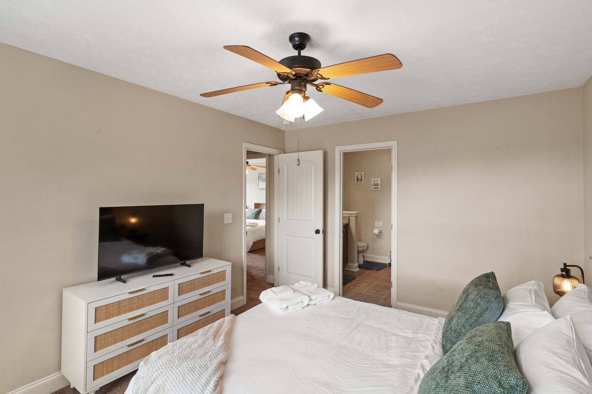 Bedroom 1 - Queen Bed, Walk-In Closet, Bathroom, Smart TV