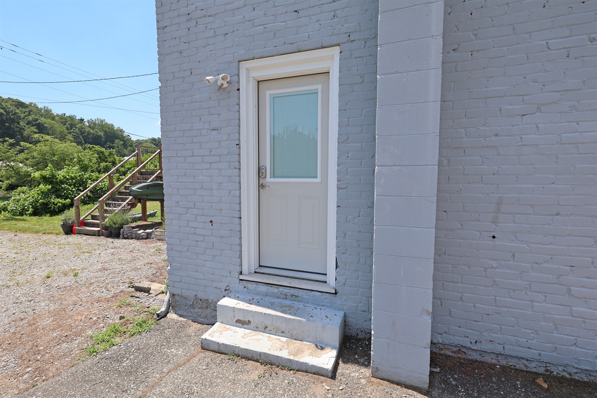 Entry to shared laundry room