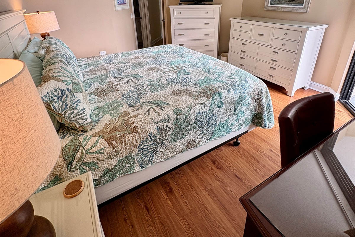 Primary Bedroom w/King Bed, TV