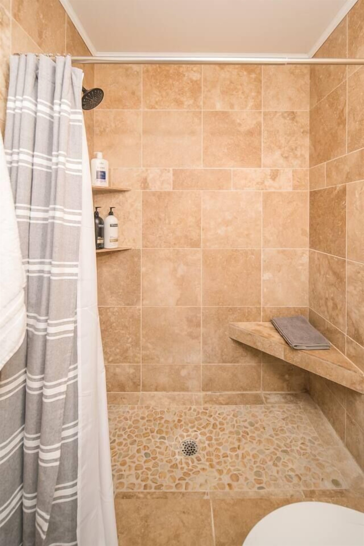 Unit 6: Full Bathroom Bed & Bath Linens Provided