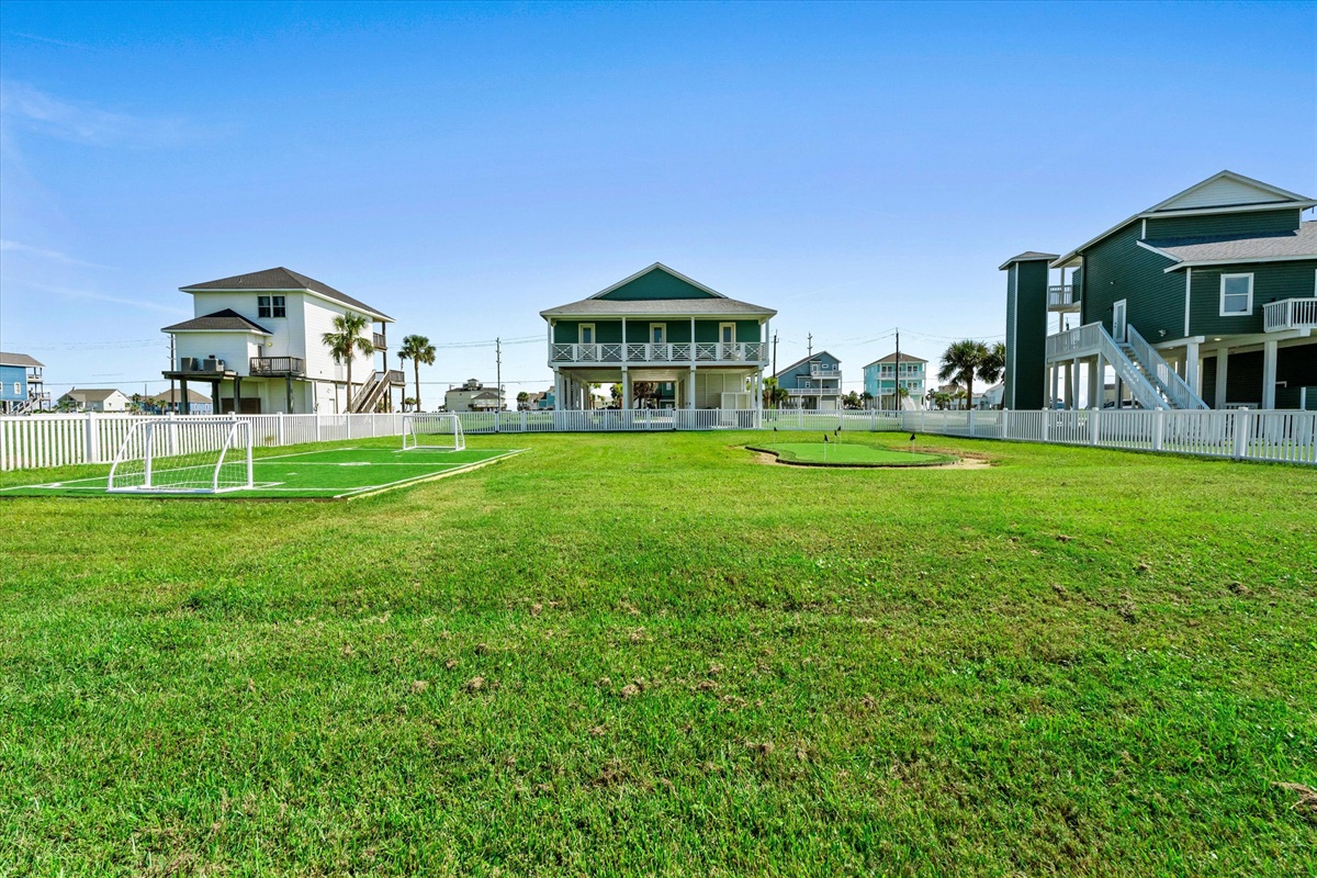 ae0767c4245641b38332bc749021c7e9 Large | Beachhouse | Texas | TX | Vacation Homes | Galveston | Crystal Beach | Kokomo | Breezy Days | Beachfront Elegance | Sunrise Serenity | Southern Sands Property Management, LLC