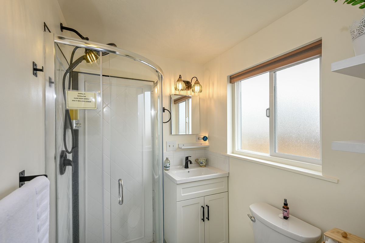 Private Ensuite Bathroom