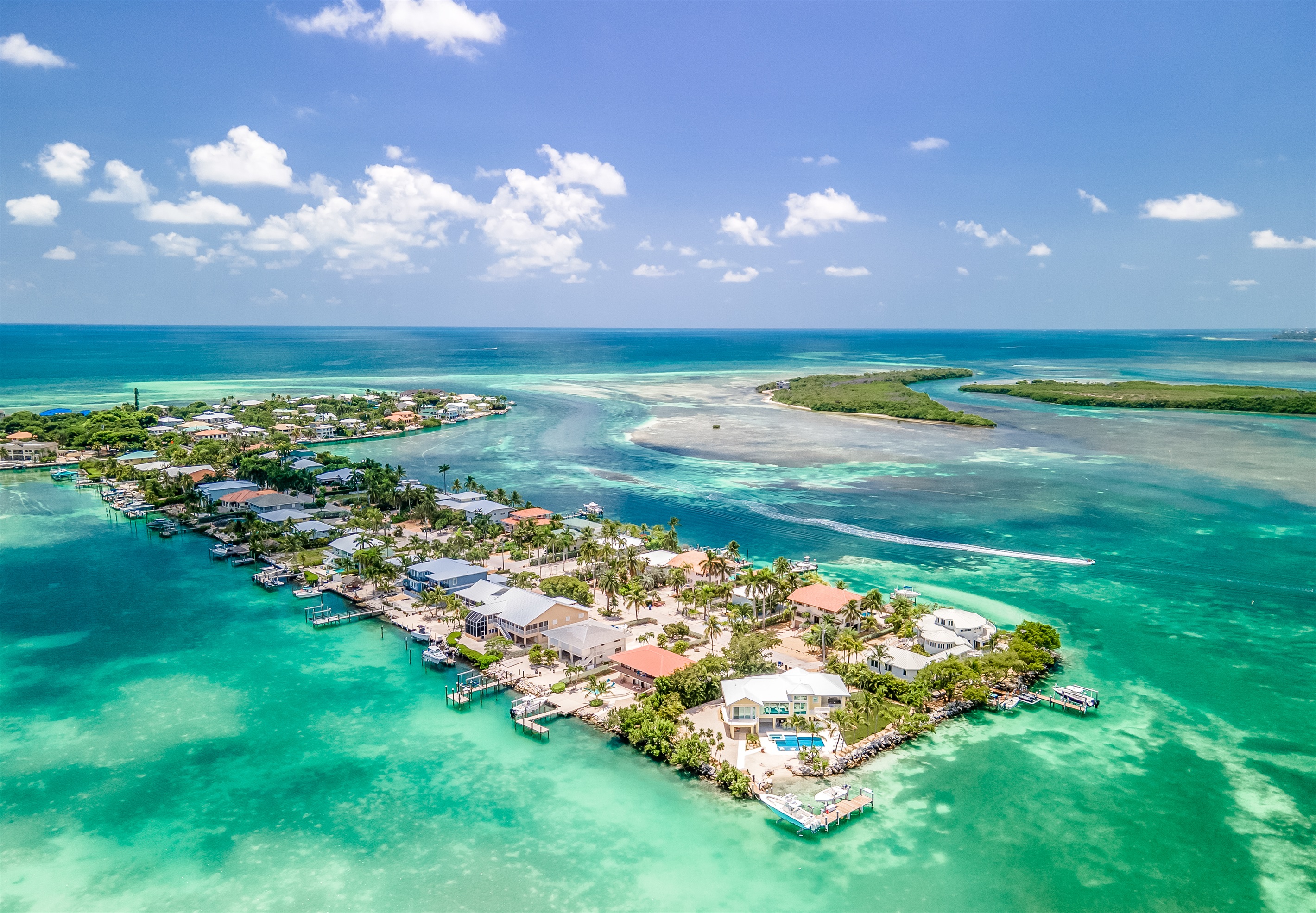 Turquoise blue water of the Keys