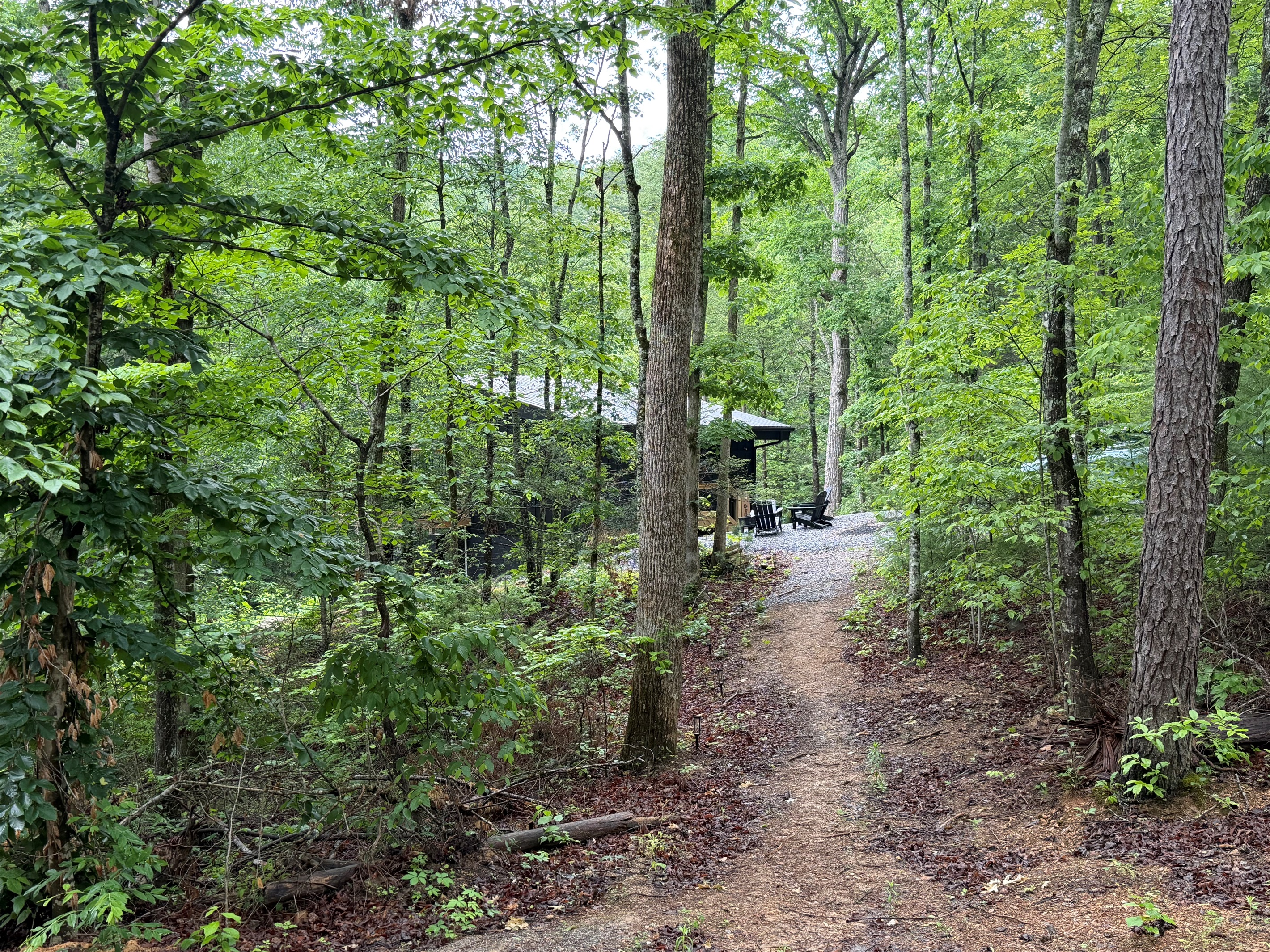 Pathway between the cabins