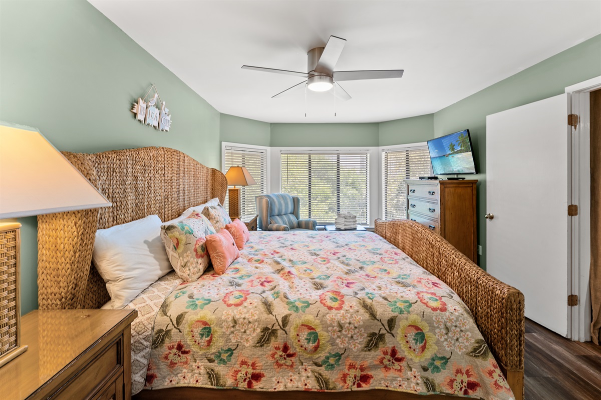 Spacious Main Bedroom with California King and ensuite