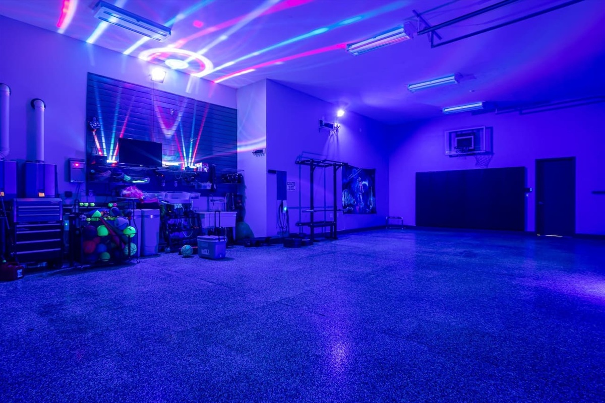 Blacklights on in garage.