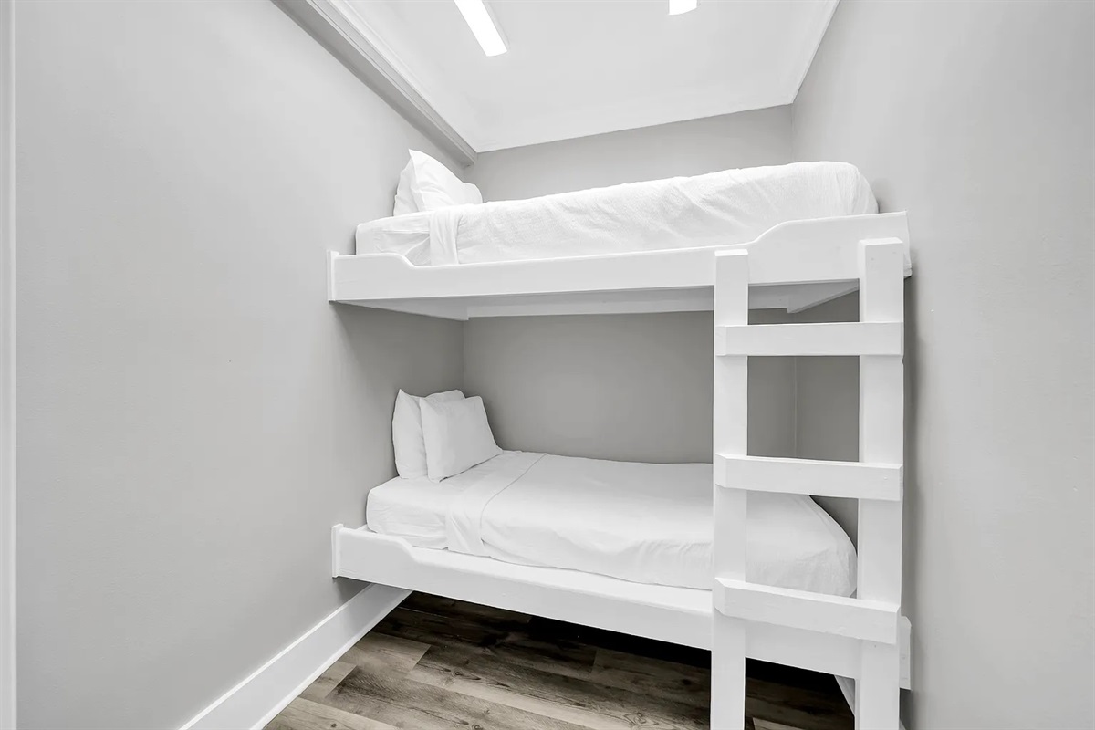 1st floor Twin bunk bed room