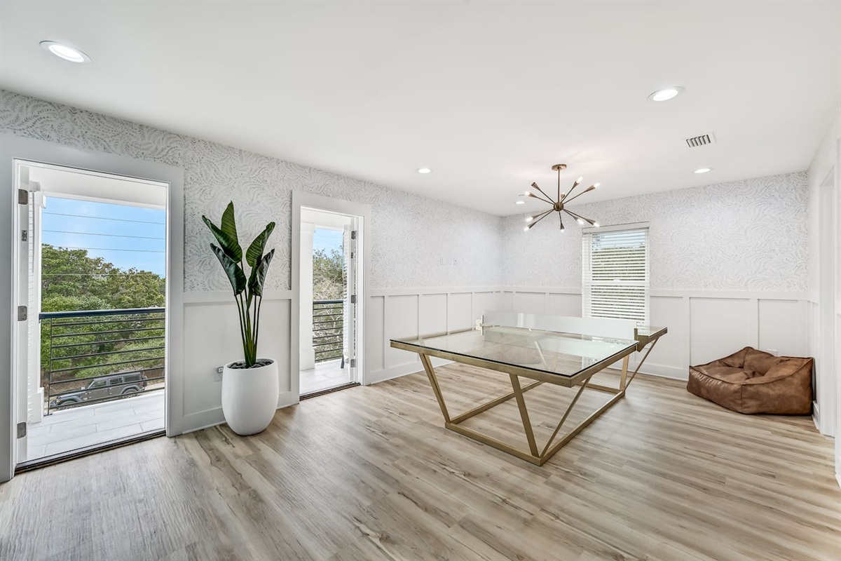 Ping-Pong Room (third floor)