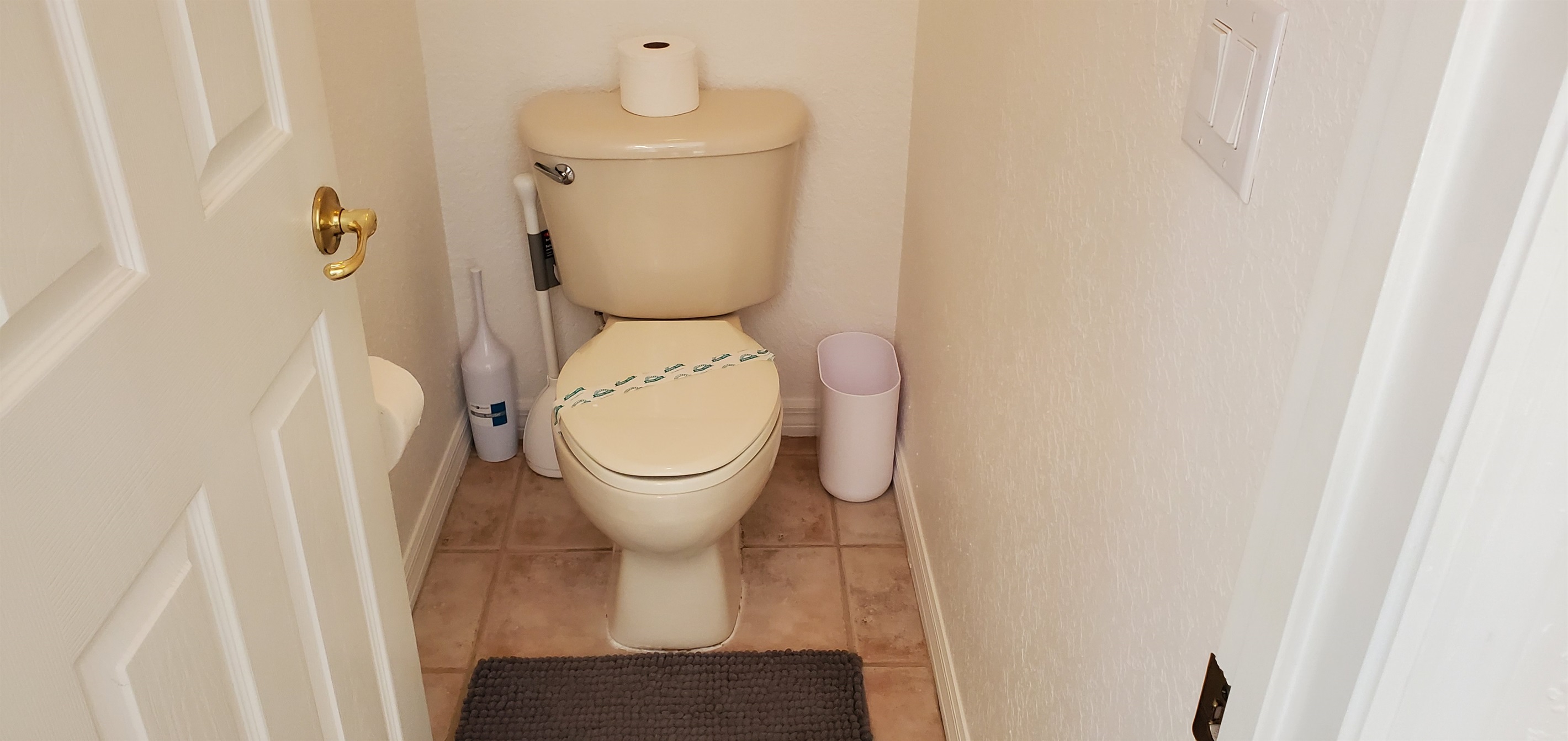 Master Queen bathroom toilet