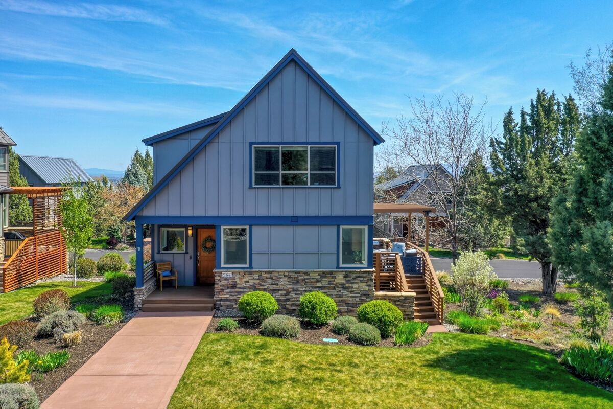 Surrounded by nature - spot deer, birds and rabbits from your private deck