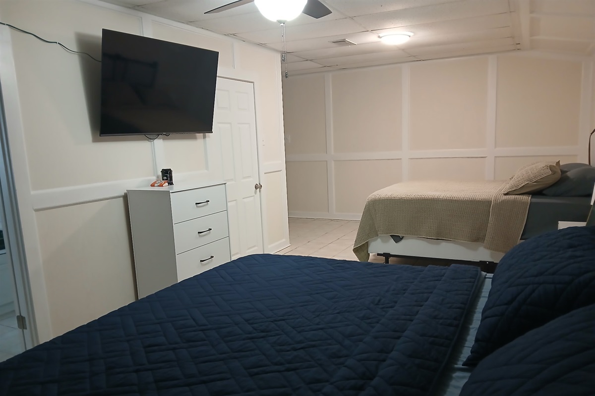 BEDROOM 6