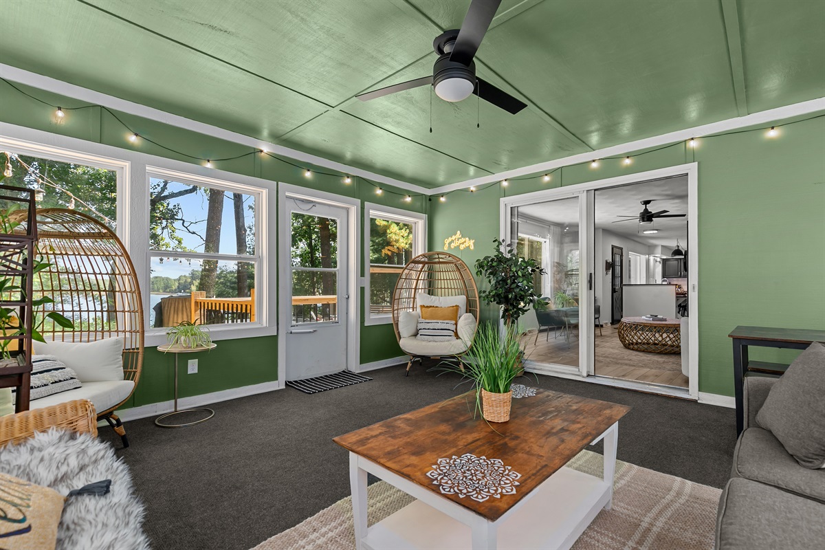 Guests enjoy curling up with a good book or simply soaking in the beauty of nature all around them