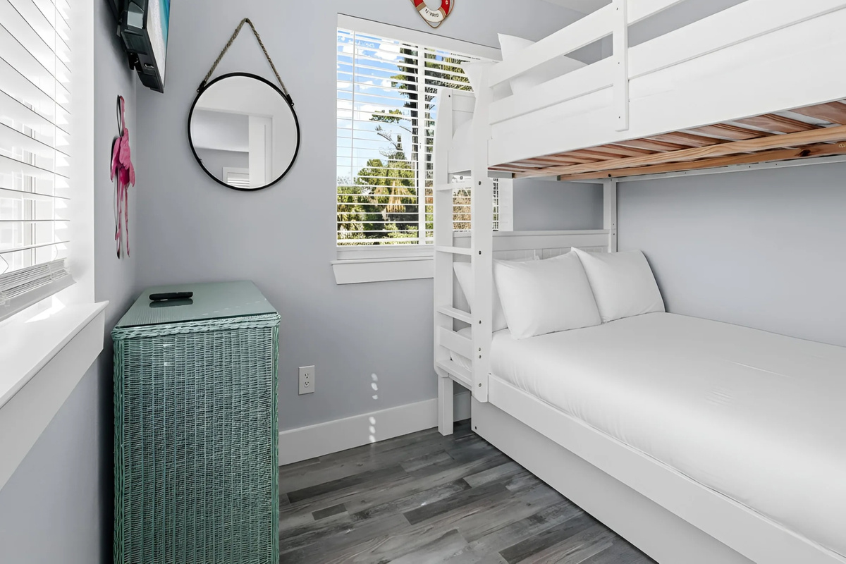 Biltmore Beach Coastal (2nd floor) - 2nd bedroom with full over full bunk beds