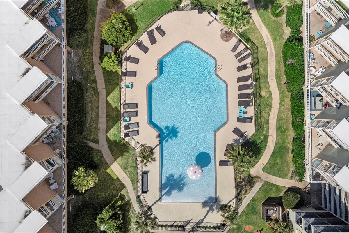 ae2fb917869445bc96d948f3482583f5 Large | Beachhouse | Texas | TX | Vacation Homes | Galveston | Crystal Beach | Kokomo | Breezy Days | Beachfront Elegance | Sunrise Serenity | Southern Sands Property Management, LLC