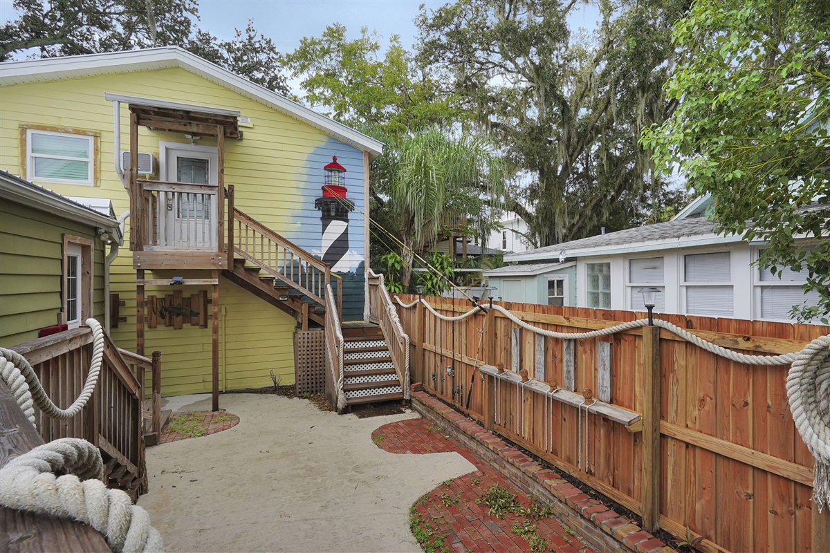 The whole backyard space immerses you into the city