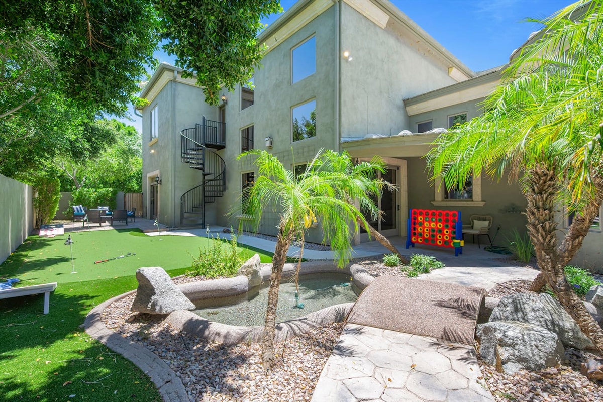 7BR+ Bonus Room Phoenician Mansion w/ Hot Tub&Pool-Heat Avail! — 7BR+Bonus Room Phoenician Estate • Heated Pool + Hot Tub, Phoenix, Arizona — photo 71