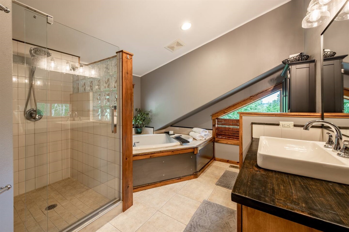 Uptairs bathroom: walk-in shower and soaker tub