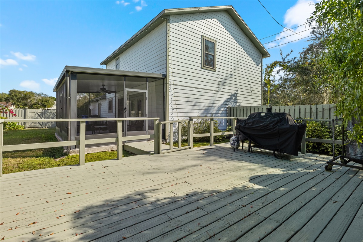 Lanai leads to exterior deck. Grill. Smoker.