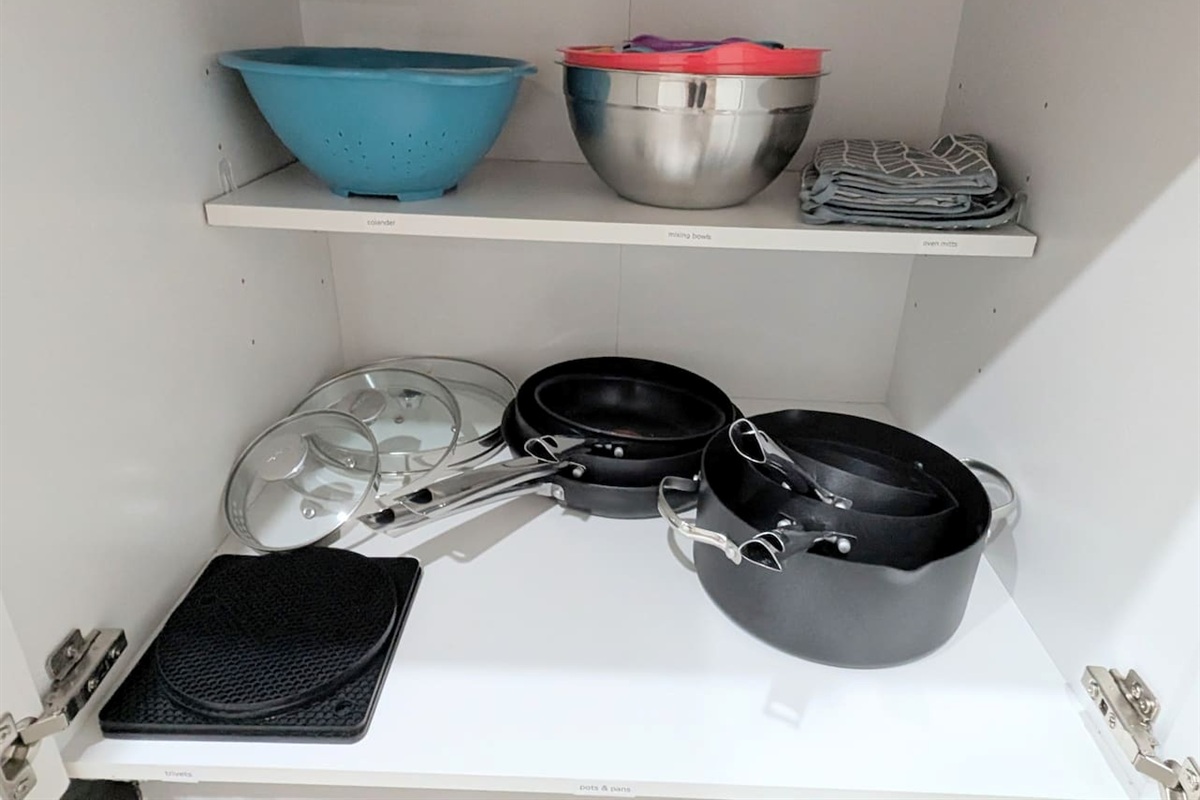 Full set of pots & pans, mixing bowls, and colander are stocked for your use. 