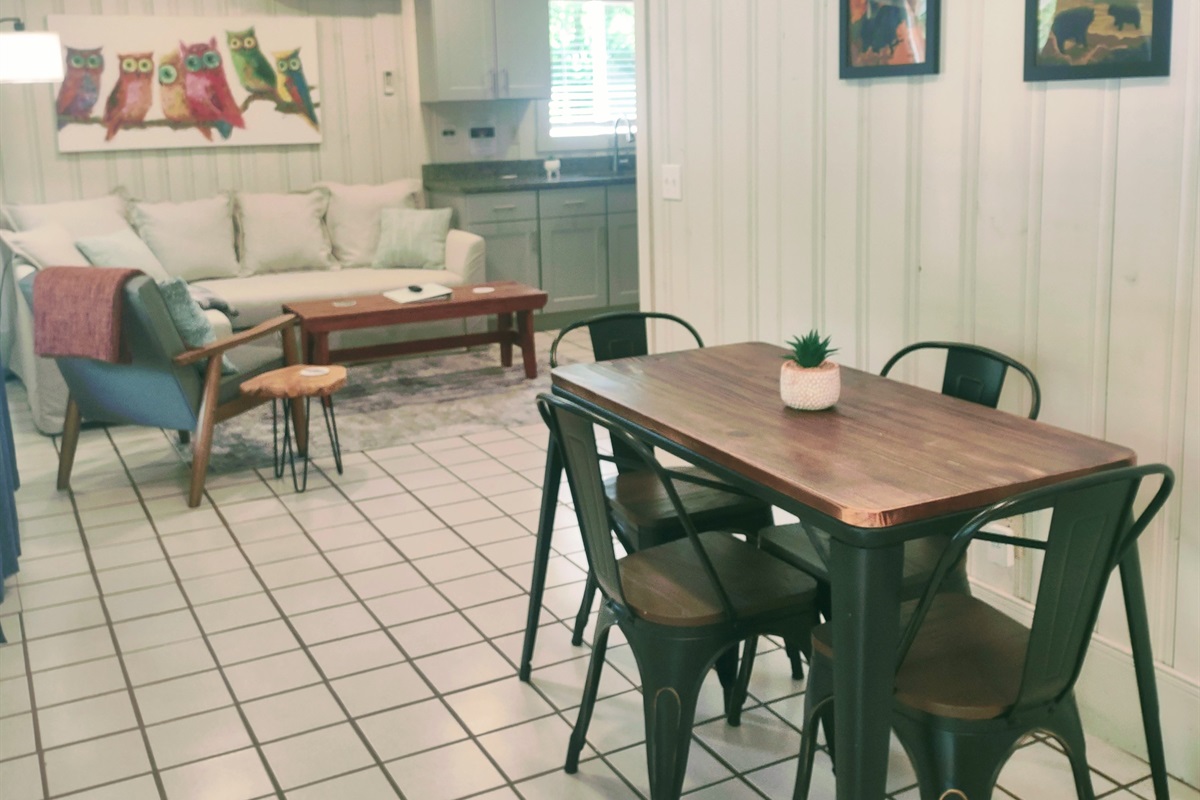 Deep Creek Lodge Apartment Sleeps 4! LIV! Stays