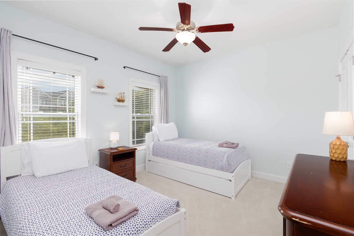 4th bedroom features two Twin-size beds and a trundle