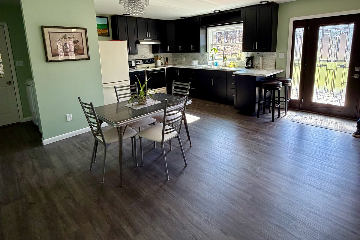 Full kitchen with all cooking essentials.