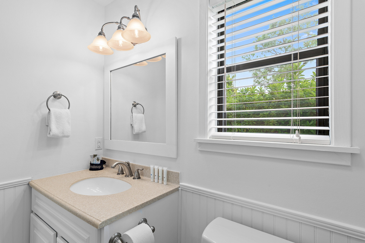 Bathroom vanity