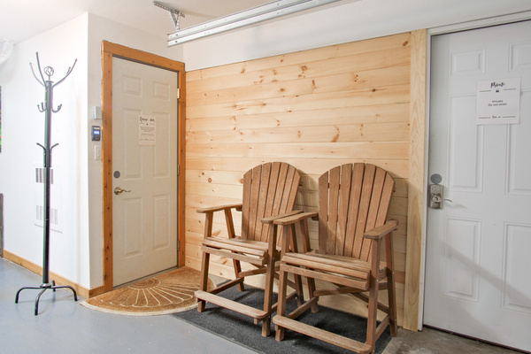 The garage was converted into a mudroom for you to easily gear up/down before heading to the mountain for skying, hiking, biking...