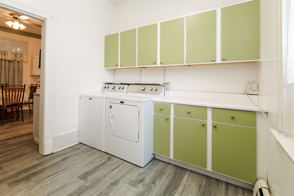 Room #9 "Captains Corner Suite" Laundry Room