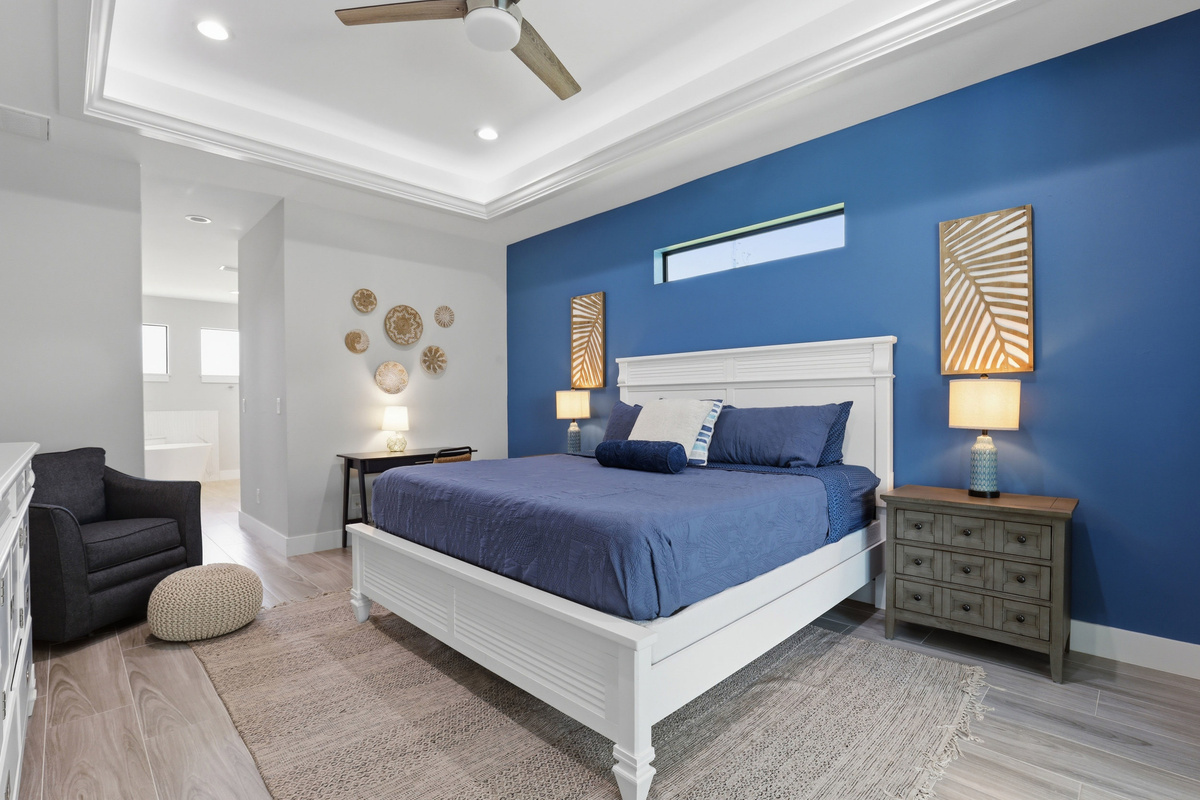 King Suite with Large En Suite Bathroom