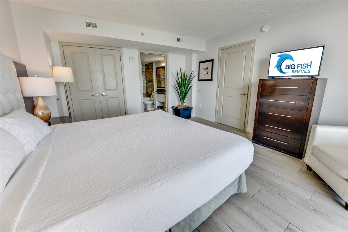 Beautiful Bedroom with Amazing Views 🌊☀️