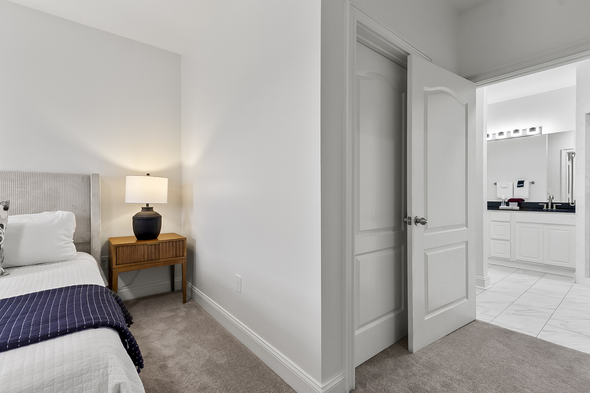 Master Suite King Bedroom