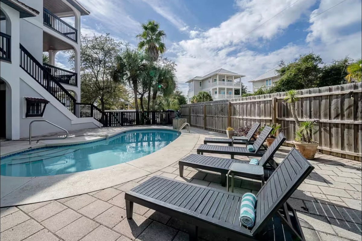Sun loungers around the pool 