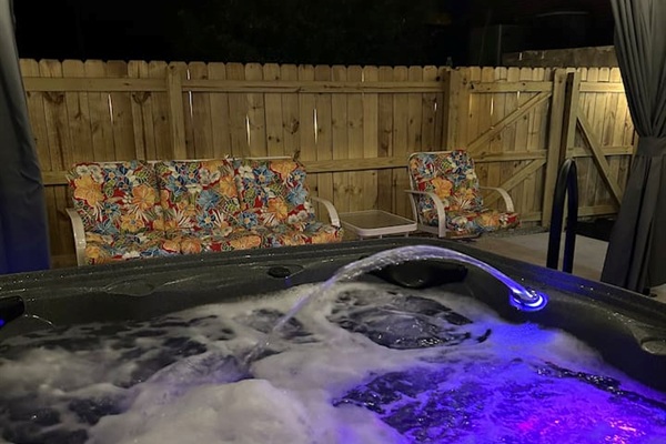 Private 6 person hot tub!