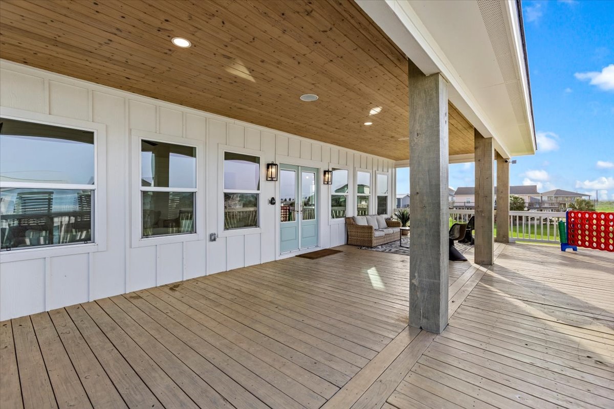 aead34b53d914c84b1dba193494dacaf Large | Beachhouse | Texas | TX | Vacation Homes | Galveston | Crystal Beach | Kokomo | Breezy Days | Beachfront Elegance | Sunrise Serenity | Southern Sands Property Management, LLC