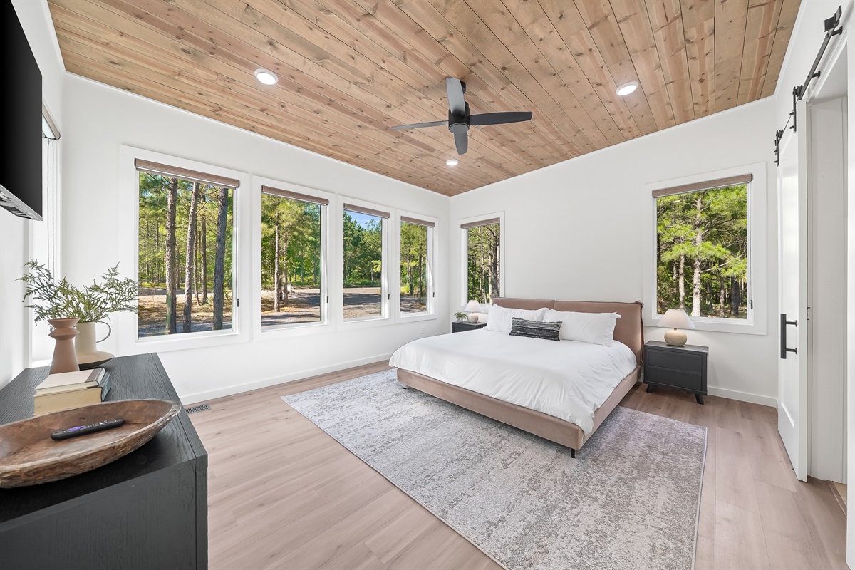 Luxurious king suite with ensuite      