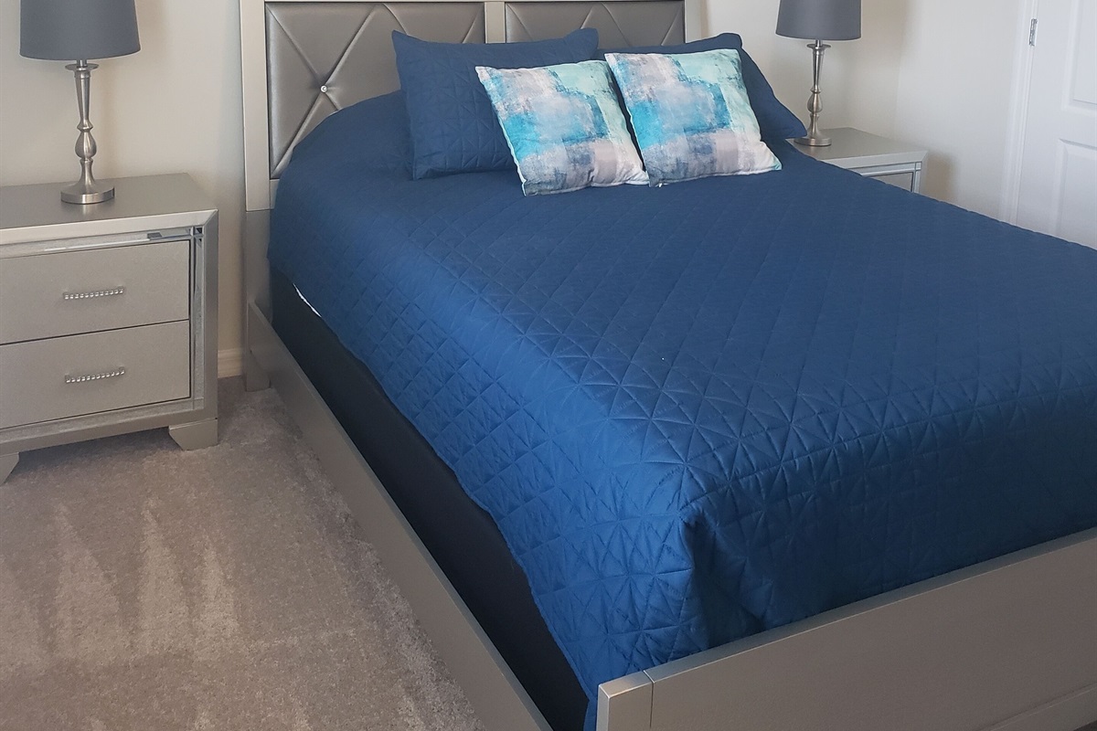 Queen Bedroom Upstairs