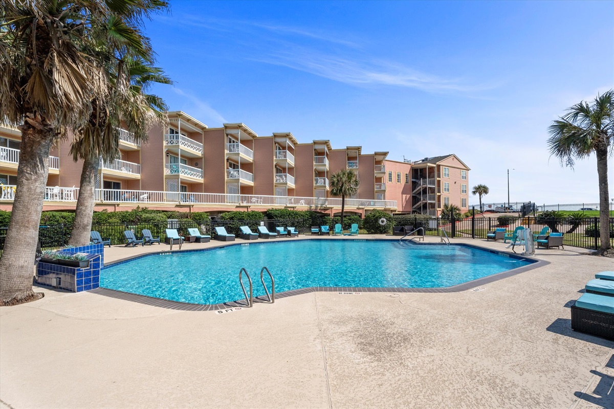 aeba40f7fc4c4cf5bc808c288d4bbb08 Large | Beachhouse | Texas | TX | Vacation Homes | Galveston | Crystal Beach | Kokomo | Breezy Days | Beachfront Elegance | Sunrise Serenity | Southern Sands Property Management, LLC