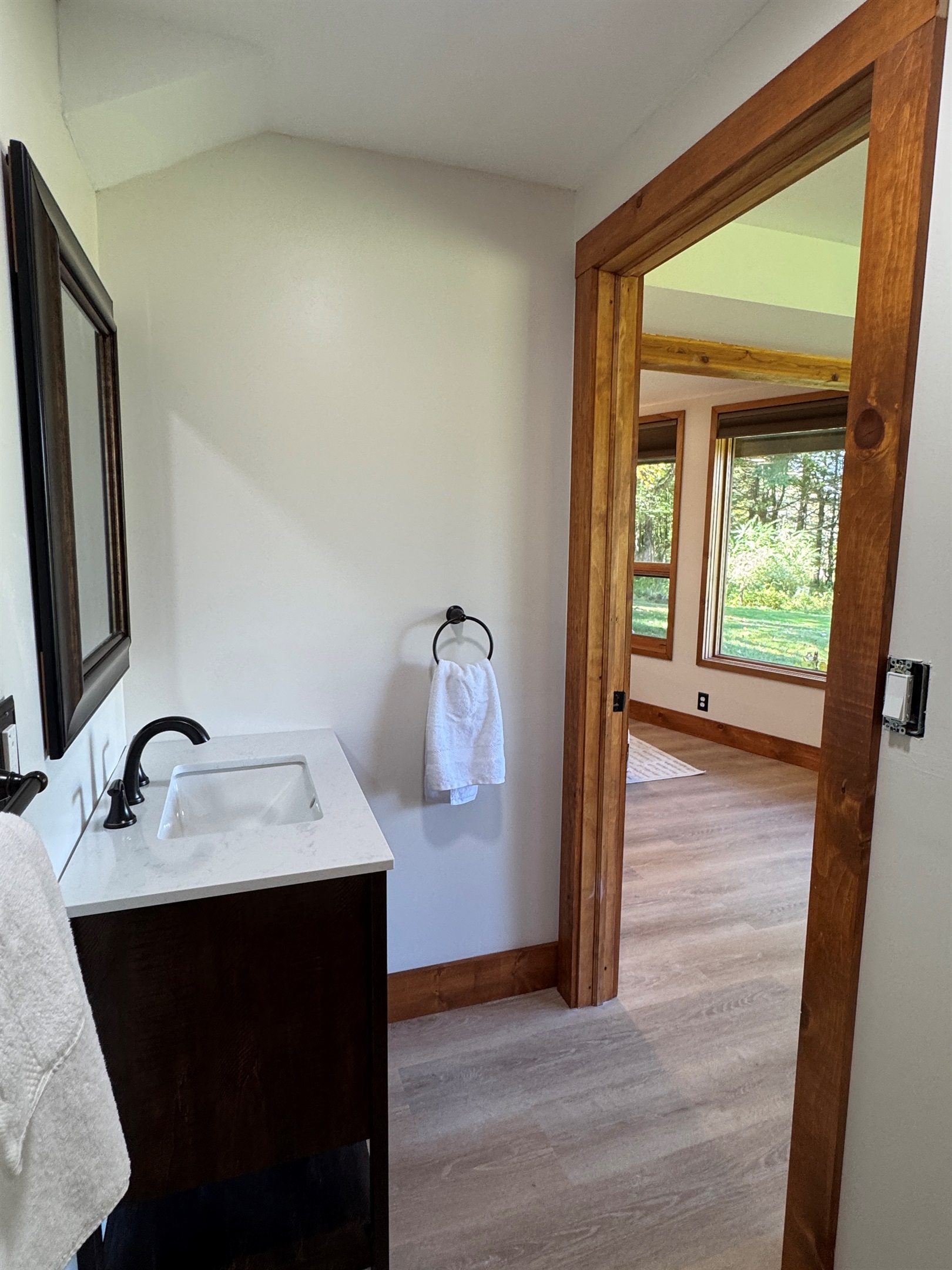 King bedroom ensuite 1/2 bath