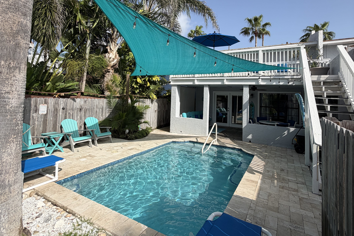 Pool shade keeps the pool refreshing on hot summer days.