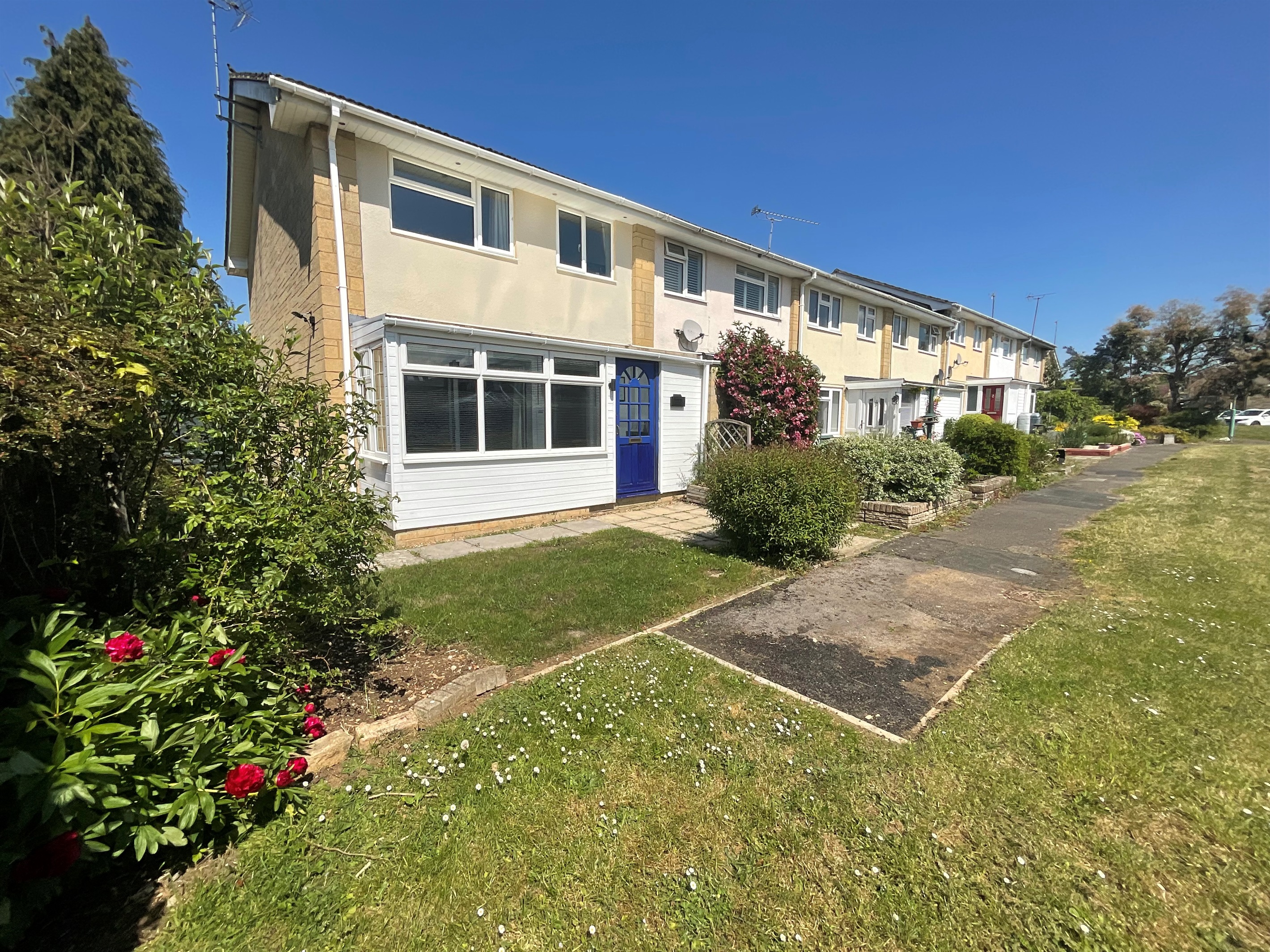The property is an end terrace sitting in a quiet position with no through traffic.