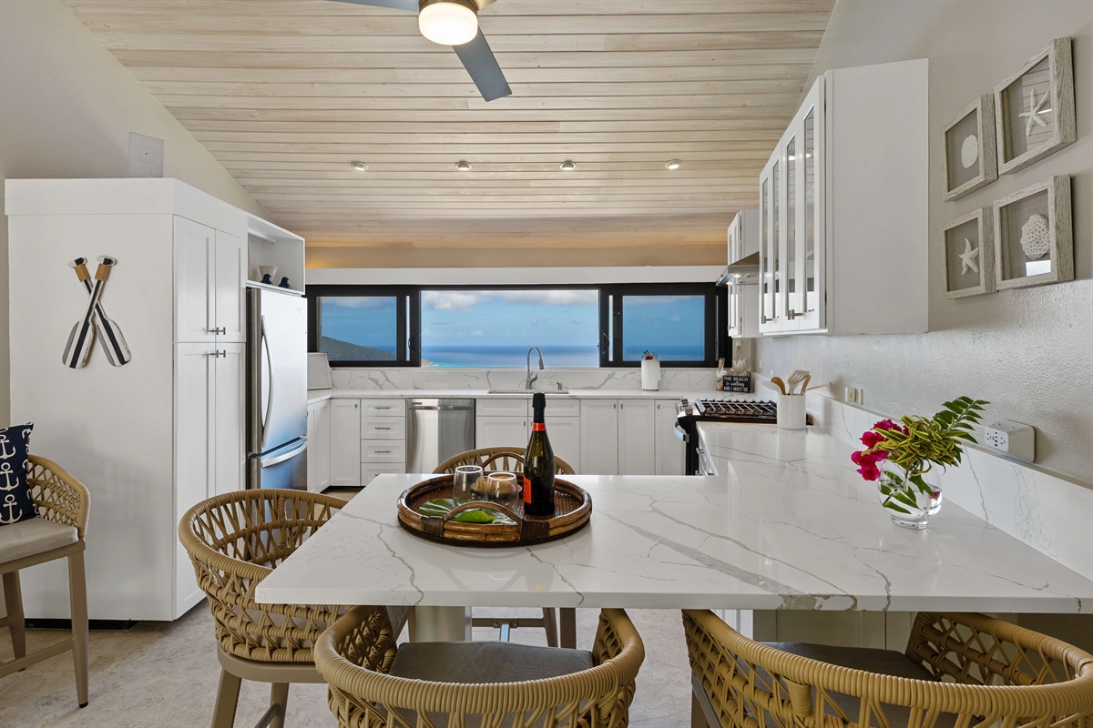 Indoor dining at the spacious kitchen island