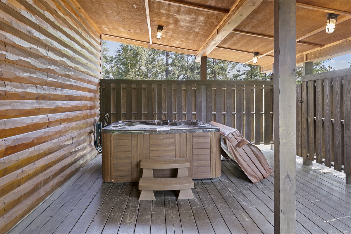 Private hot tub! Pure relaxation