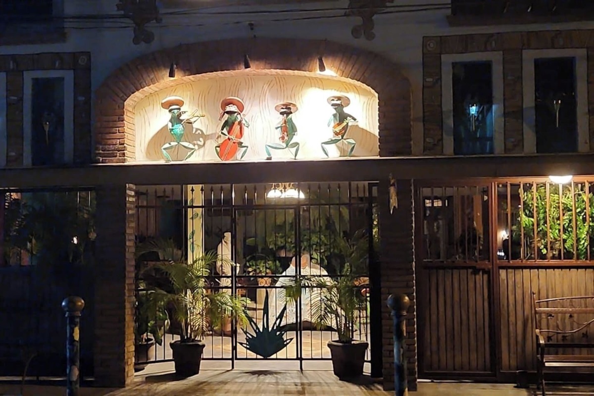 Five Frogs Restaraunt