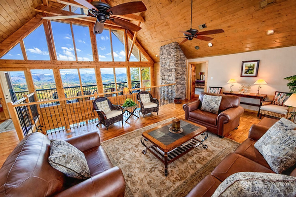 Third-Floor Landing at Tanasi Lodge: 1 queen sofa bed