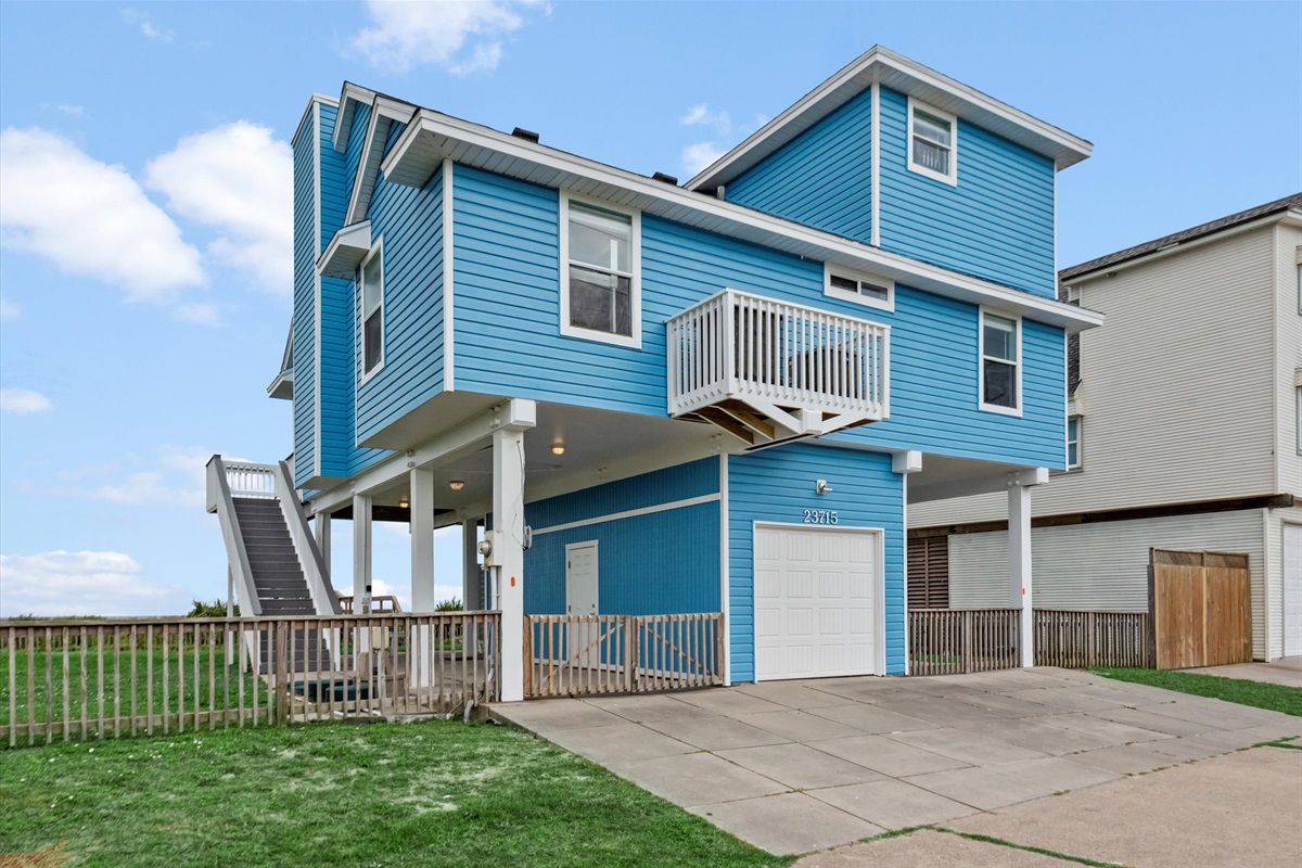 aed85dd75c924cf6bbd2e23864eb86a0 Large | Beachhouse | Texas | TX | Vacation Homes | Galveston | Crystal Beach | Kokomo | Breezy Days | Beachfront Elegance | Sunrise Serenity | Southern Sands Property Management, LLC