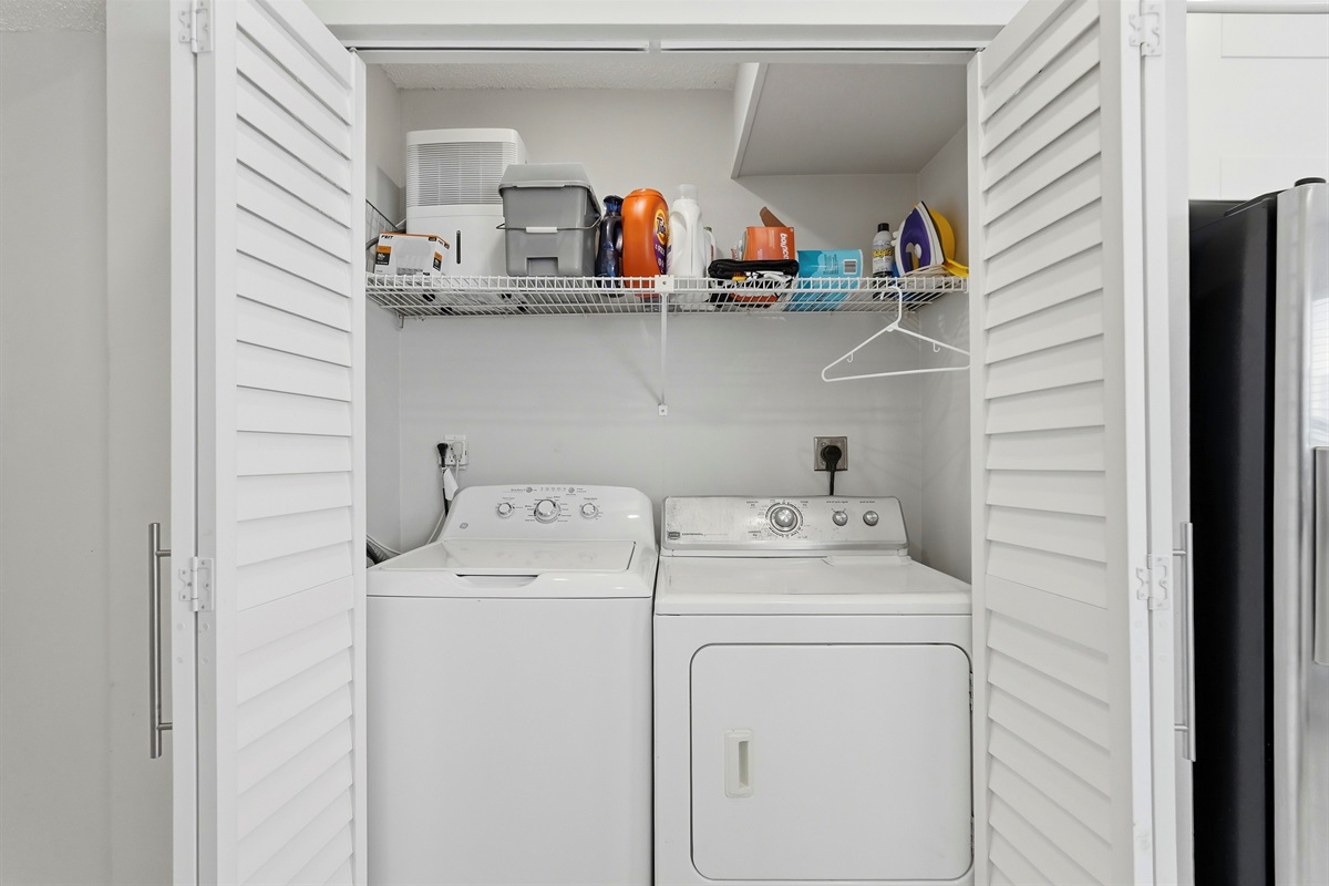 Laundry - Full Washer + Dryer